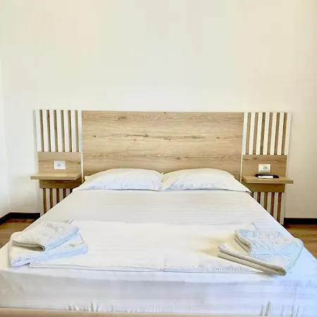 Apartment Rraku *