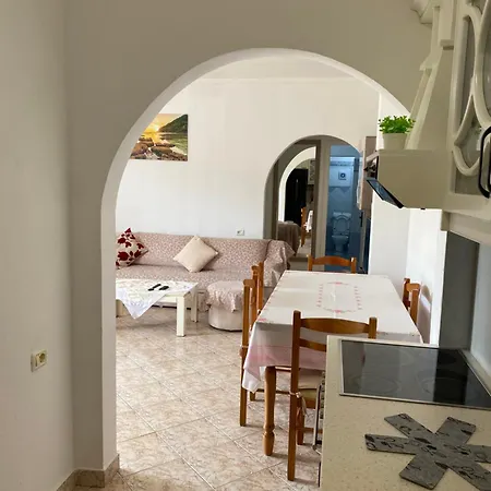 Lägenhet Rraku Sarandë