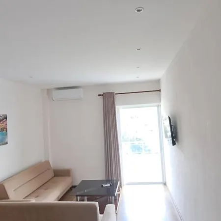 Apartment Rraku